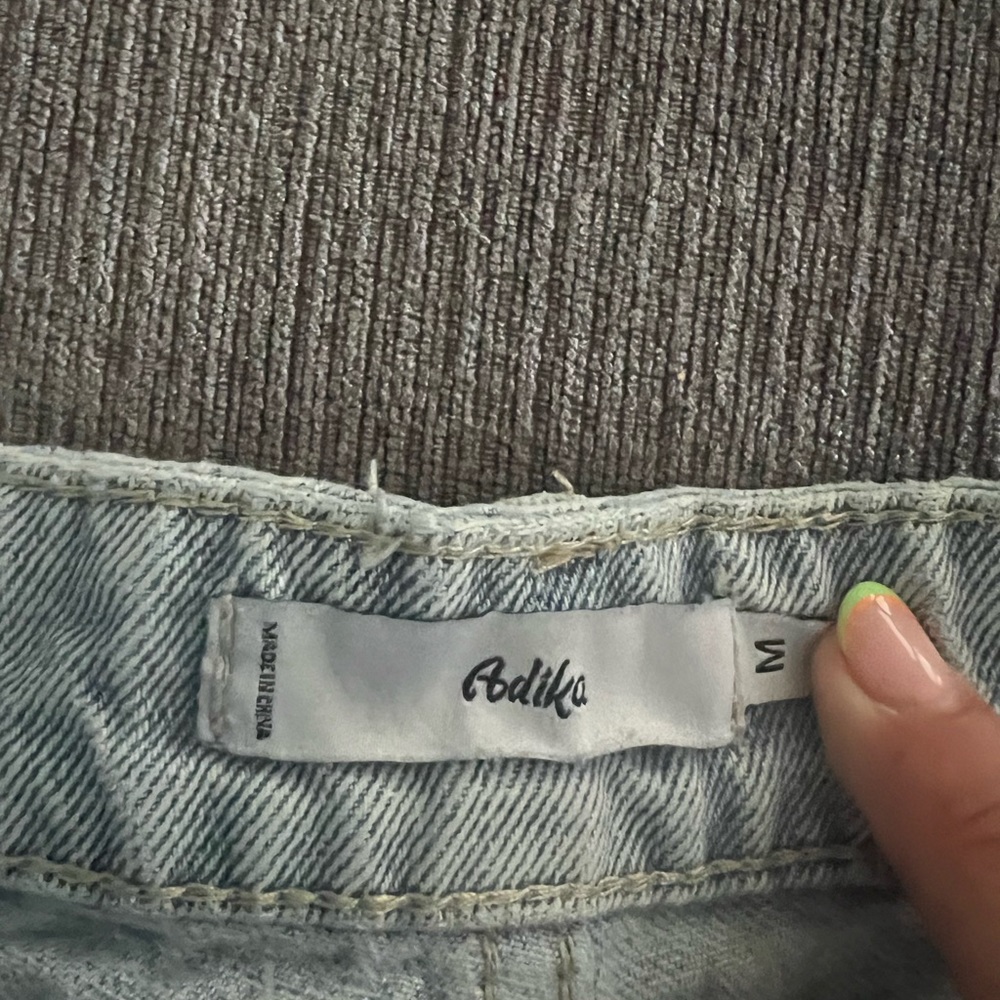 WOMEN’S DENIM SHORTS SIZE M FROM ADIKA - Picture 2 of 3